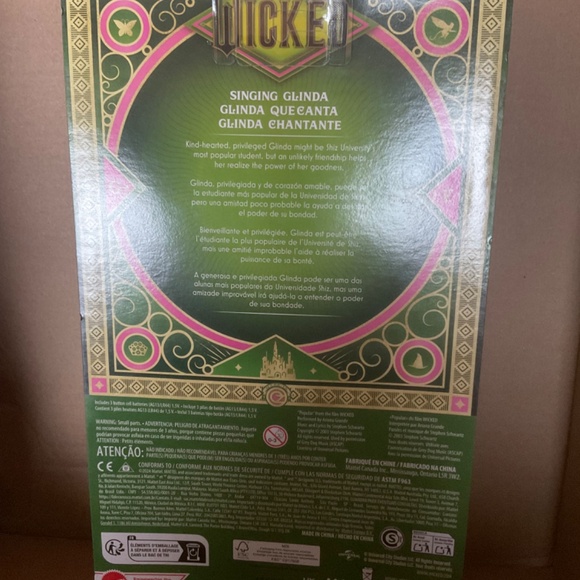 MATTEL ERROR MISPRINT DOLL GLINDA   SINGING  IN HAND - Picture 2 of 3